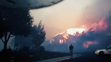 Задник к фильму "Under Fire" #1691892