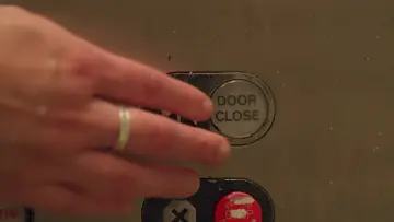 Задник к фильму "Elevator Man" #1617733