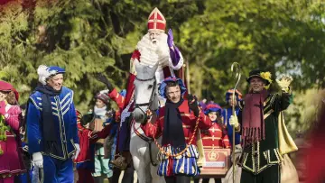 Задник к фильму "De grote Sinterklaasfilm en de vliegende Pieten" #1631766