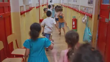 Une petite école française постер