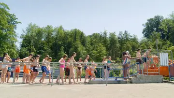 Задник к фильму "Zwei Sommer in der Badi" #1652166