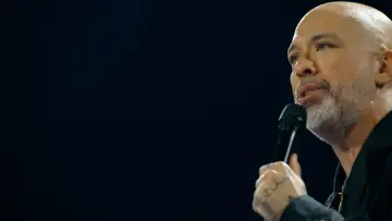 Задник к фильму "Джо Кой: До посинения" #1698583