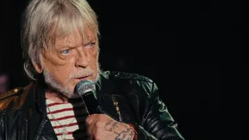 Renaud, 50 ans de chansons постер