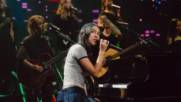 Задник к фильму "Olivia Rodrigo: Austin City Limits" #1835804