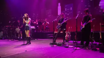 Задник к фильму "Olivia Rodrigo: Austin City Limits" #1835805