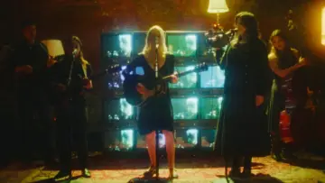Задник к фильму "Phoebe Bridgers | Sound Check at Cherry Lane Theatre" #1834250