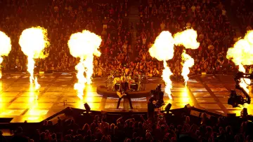 Задник к фильму "Metallica: Сквозь невозможное" #386512