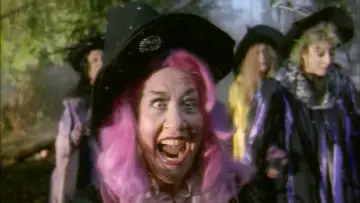 Задник к фильму "The Worst Witch" #1567528