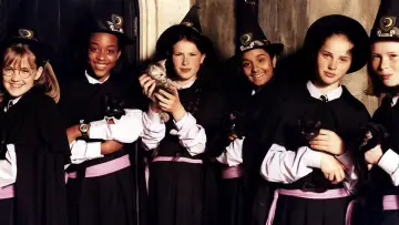 Задник к фильму "The Worst Witch" #1567529