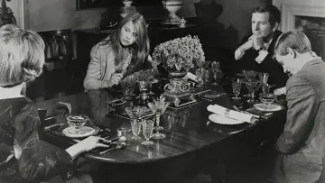 Задник к фильму "Любимое дитя" #668205
