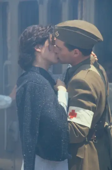 Постер к фильму "В любви и войне" #1651533