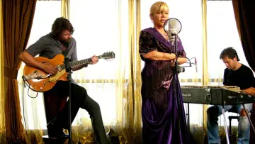 Задник к фильму "Crossing the Bridge: The Sound of Istanbul" #1122388
