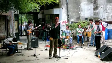 Задник к фильму "Crossing the Bridge: The Sound of Istanbul" #1122391