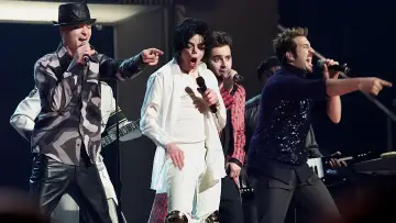 Задник к фильму "Michael Jackson: 30th Anniversary Celebration" #399714
