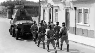 Задник к фильму "A Revolução de Maio" #1181702