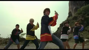 Задник к фильму "百獣戦隊ガオレンジャー 火の山、吼える" #1619535