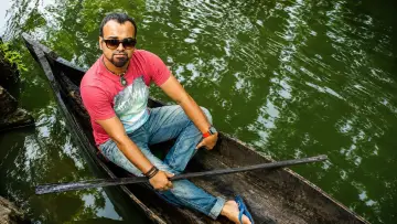 Задник к фильму "പുള്ളിപ്പുലികളും ആട്ടിൻകുട്ടിയും" #1601054