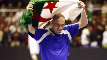 Задник к фильму "Zidane, un destin d