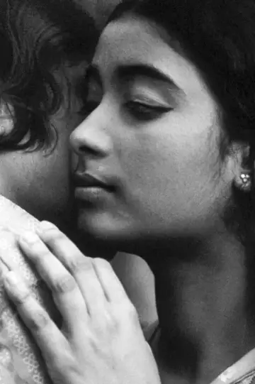 Постер к фильму "ගැහැණු ළමයි" #1637926