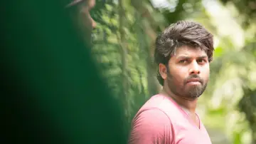 Задник к фильму "കൂതറ" #1150626
