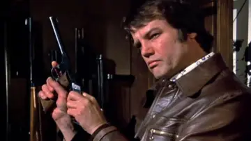 Задник к фильму "Mitchell" #449749