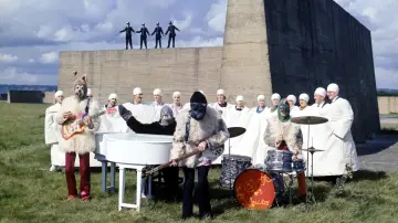 Задник к фильму "Magical Mystery Tour" #395776
