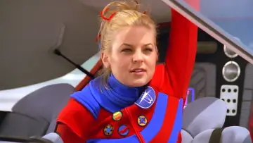 Задник к фильму "Zenon: Z3" #466723