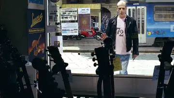 Задник к фильму "Cado dalle nubi" #268390