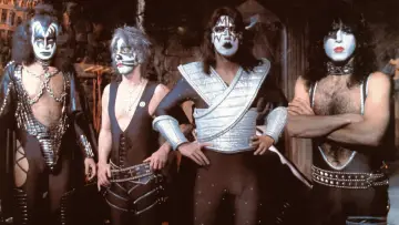 Задник к фильму "KISS Meets the Phantom of the Park" #709447