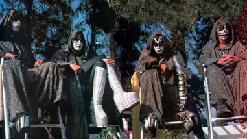 Задник к фильму "KISS Meets the Phantom of the Park" #709450