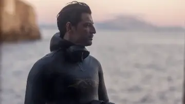 Задник к фильму "Chevalier" #448537