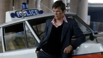 Задник к фильму "Gangsters" #686522