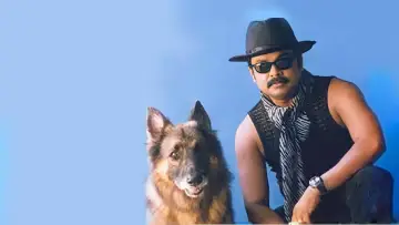 Задник к фильму "സി.ഐ.ഡി മൂസ" #440268