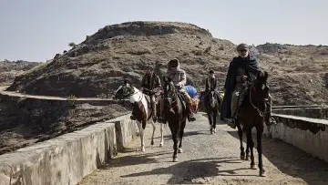 Задник к фильму "Les Cowboys" #493627