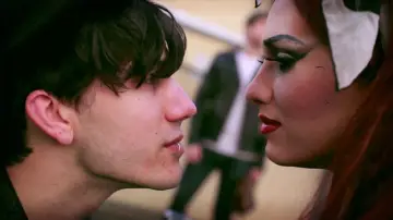 Задник к фильму "Drag Becomes Him" #1146946