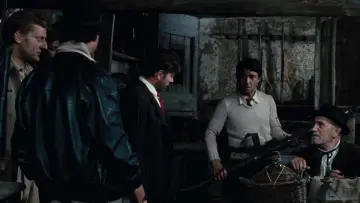 Задник к фильму "Один человек лишний" #1889526