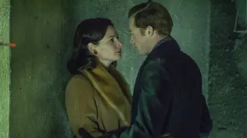 Задник к фильму "Несмотря на падающий снег" #1044493