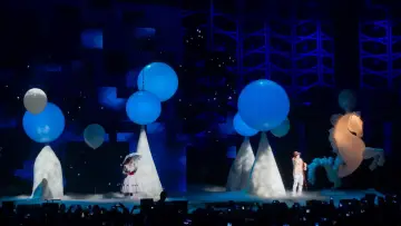 Задник к фильму "Les Enfoirés 2016 - Au rendez-vous des Enfoirés" #1615395