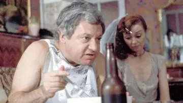 Задник к фильму "Фантоцци против всех" #1540139