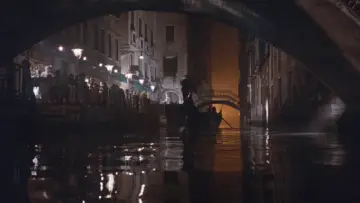 Задник к фильму "Утешение чужаков" #1766911