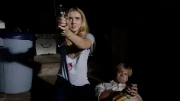Задник к фильму "A Housekeeper