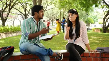Задник к фильму "கூட்டத்தில் ஒருத்தன்" #1149459
