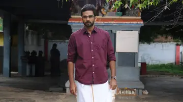 Задник к фильму "கூட்டத்தில் ஒருத்தன்" #1149464