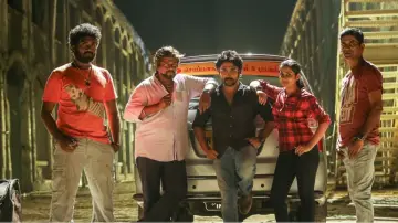 Задник к фильму "திட்டம் போட்டு திருடுற கூட்டம்" #1164166