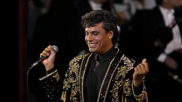Задник к фильму "Juan Gabriel en el Palacio de Bellas Artes" #1528611