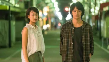 Задник к фильму "夜空はいつでも最高密度の青色だ" #1573919