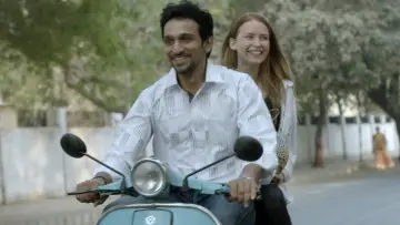 Задник к фильму "રોંગ સાઈડ રાજુ" #1150483