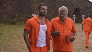 Задник к фильму "யார் இவன்" #1158551