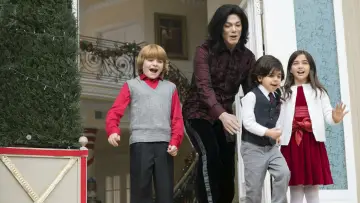 Задник к фильму "Michael Jackson: Searching for Neverland" #361287