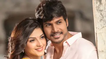 Задник к фильму "நெஞ்சில் துணிவிருந்தால்" #1571615
